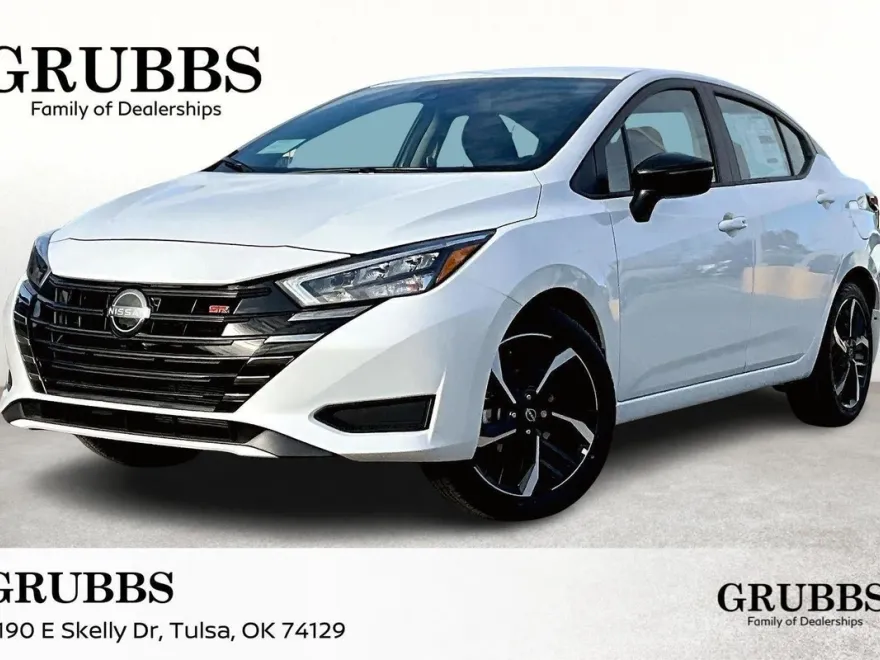 2025 Nissan Versa 1.6 SR photo 1