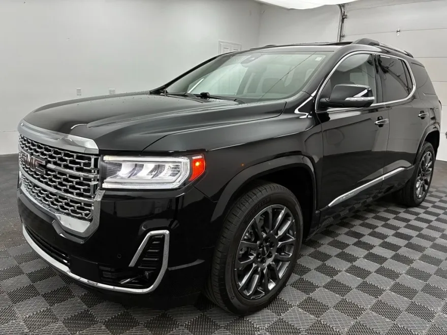 2023 Gmc Acadia Denali photo 1