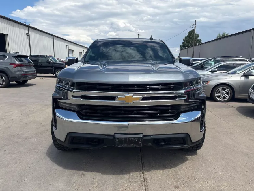 2020 Chevrolet Silverado 1500 LT photo 1