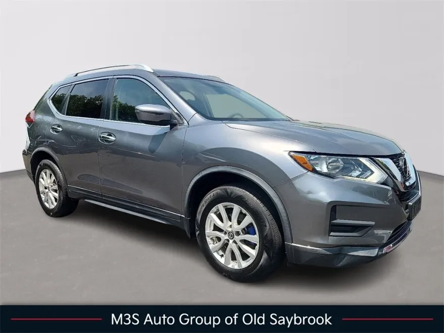 2018 Nissan Rogue SV photo 1