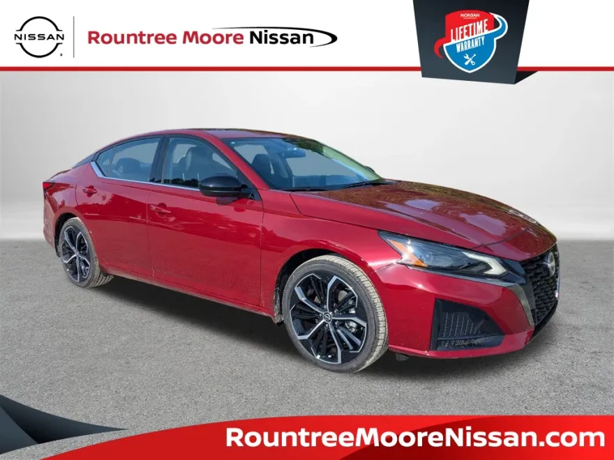 2025 Nissan Altima 2.5 SR photo 1
