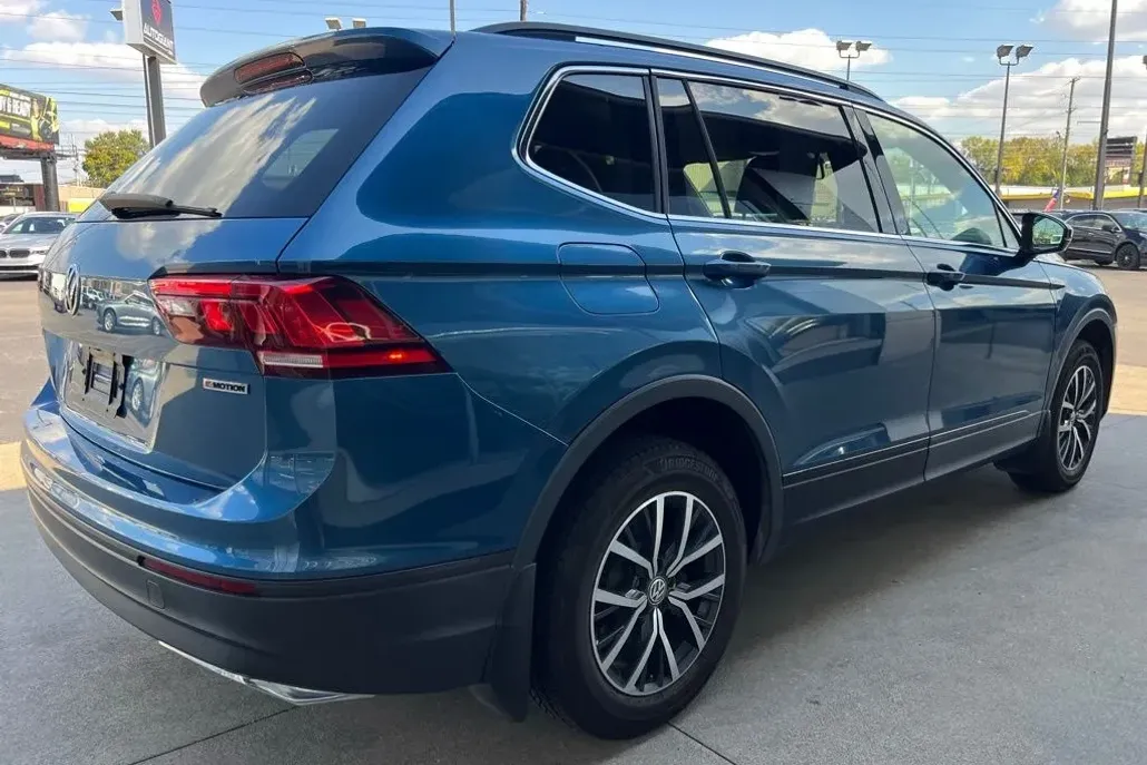 2019 Volkswagen Tiguan SE photo 1