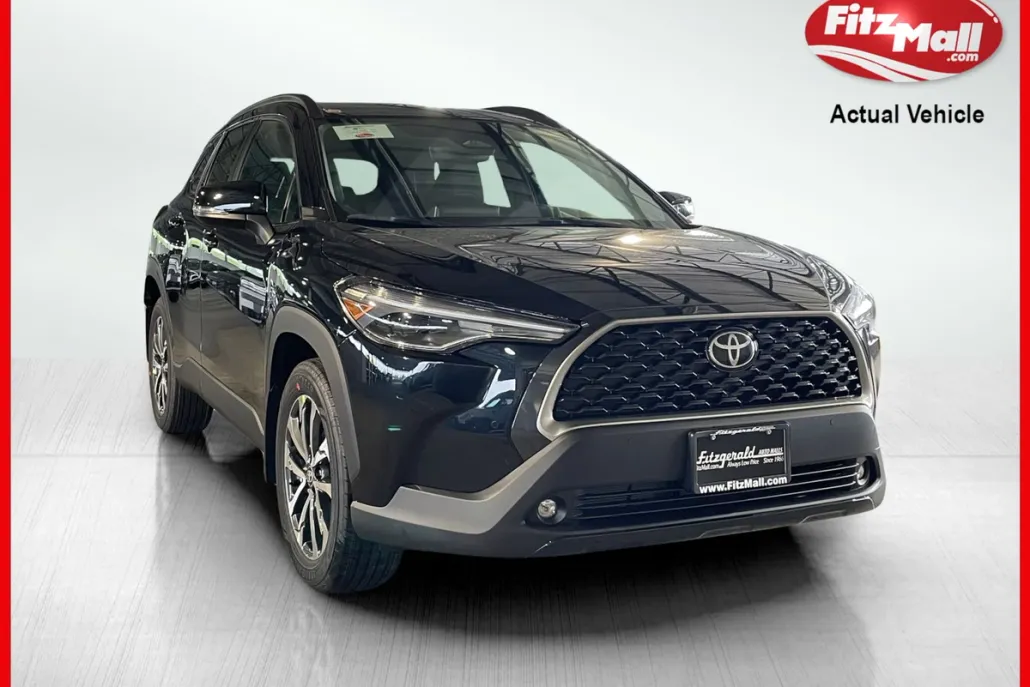 2025 Toyota Corolla Cross XLE photo 1
