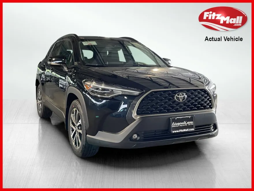 2025 Toyota Corolla Cross XLE photo 1