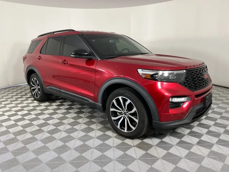 2020 Ford Explorer ST photo 1