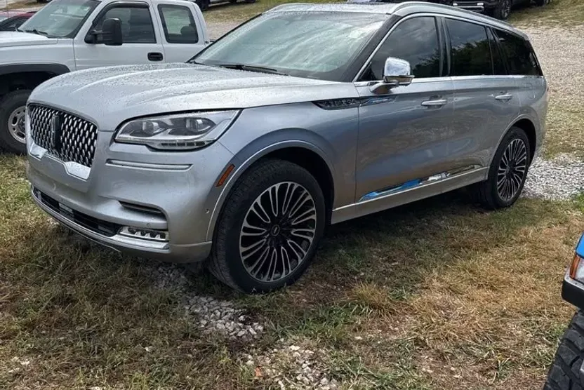 2021 Lincoln Aviator Black Label photo 1