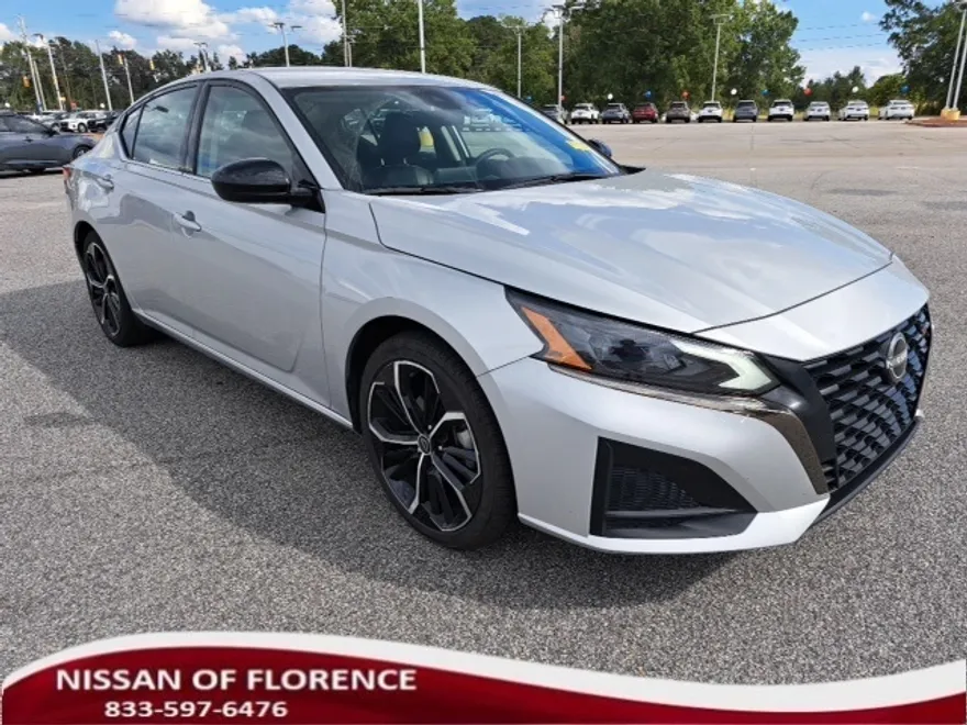 2024 Nissan Altima 2.5 SR photo 1