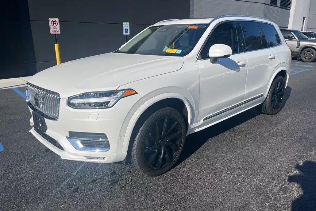 2024 Volvo XC90 Ultimate photo 1