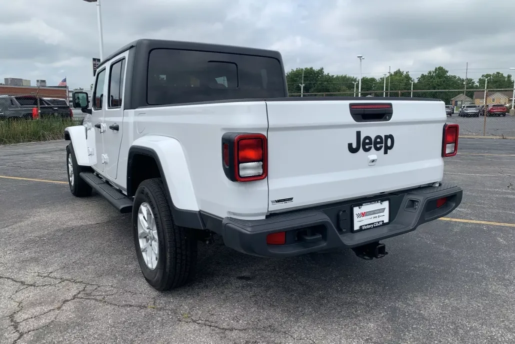 2023 Jeep Gladiator Sport photo 1