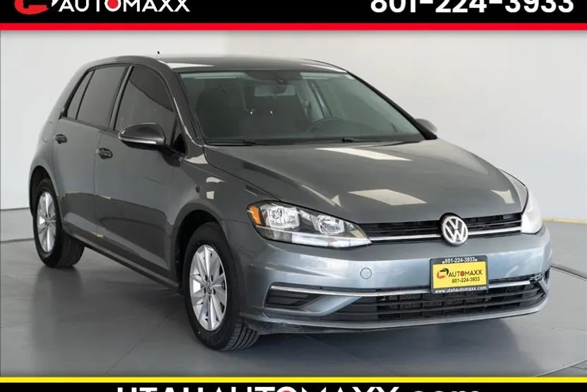2019 Volkswagen Golf SE photo 1