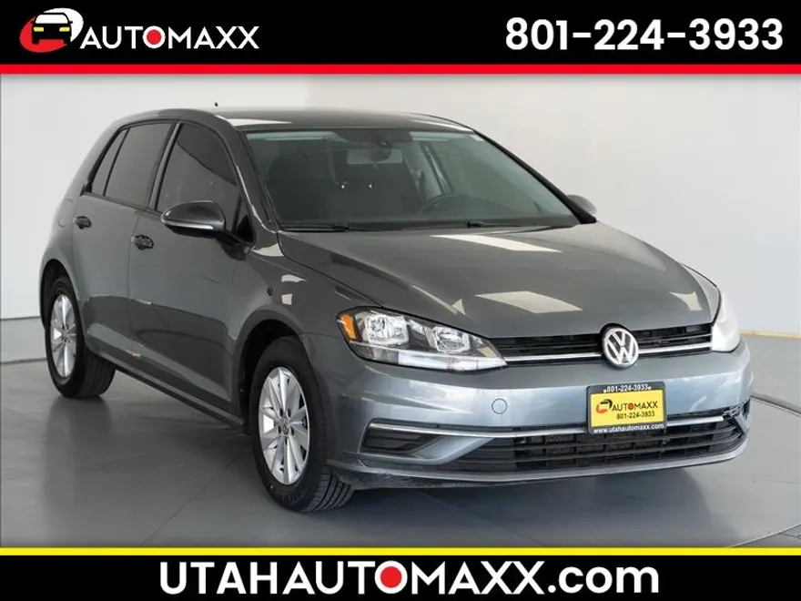 2019 Volkswagen Golf SE photo 1