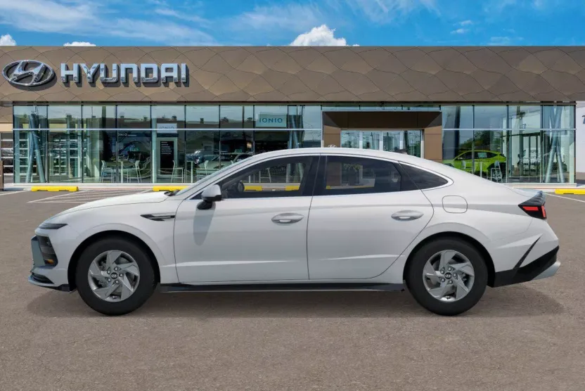 2026 Hyundai Sonata SE photo 1