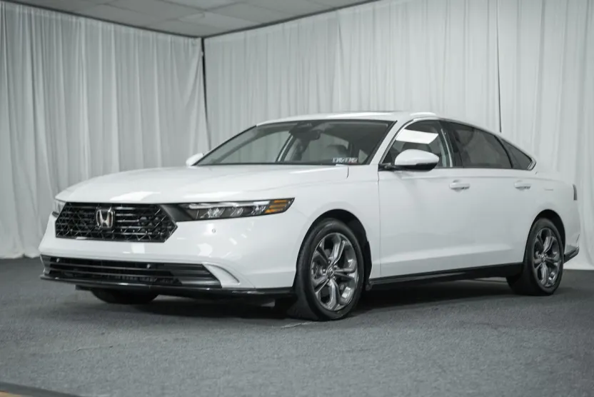 2023 Honda Accord Hybrid EX-L photo 1