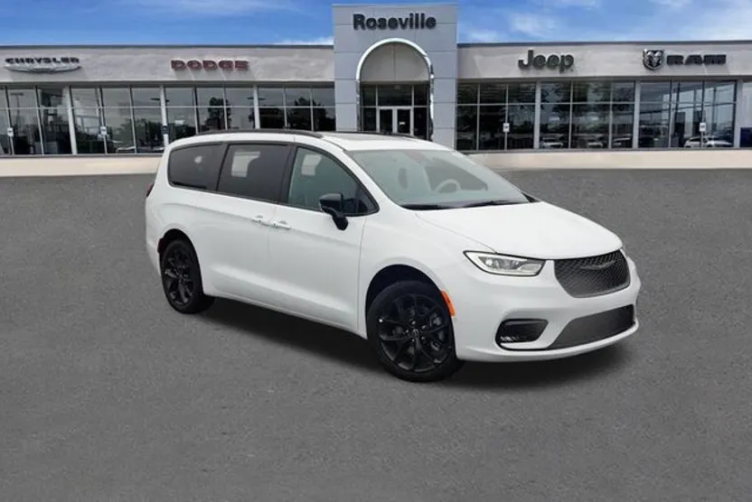 2026 Chrysler Pacifica Limited S Appearance photo 1