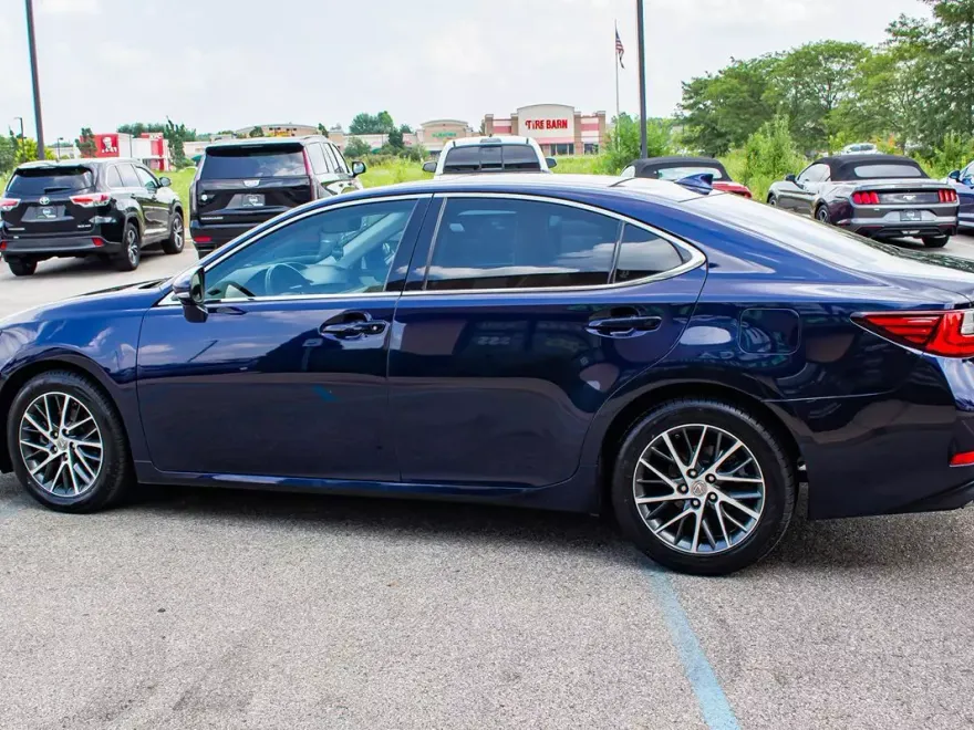 2018 Lexus ES 350 Luxury photo 1