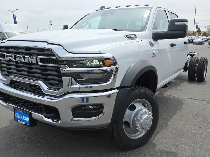 2025 Ram 5500 Tradesman photo 1