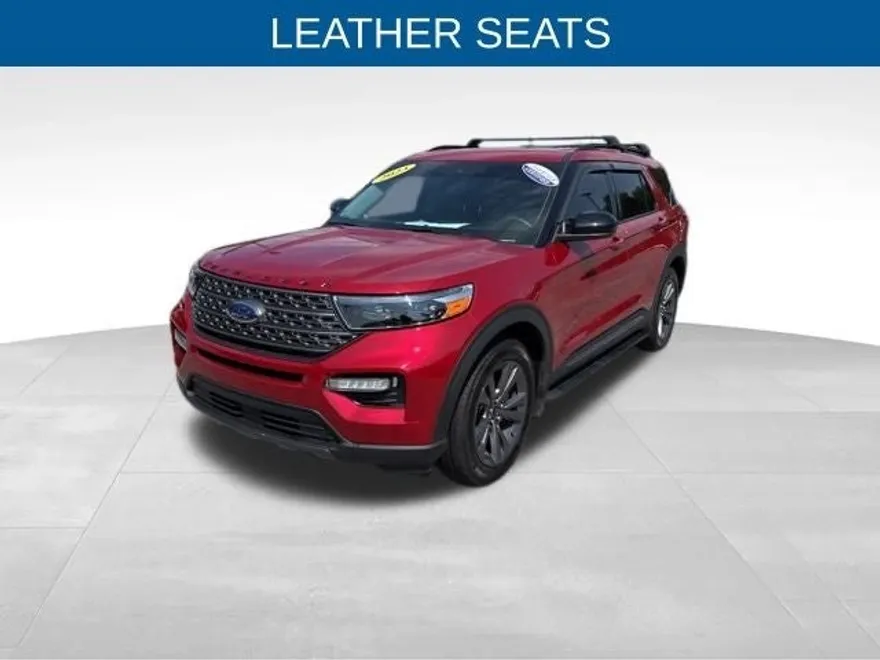 2023 Ford Explorer XLT photo 1