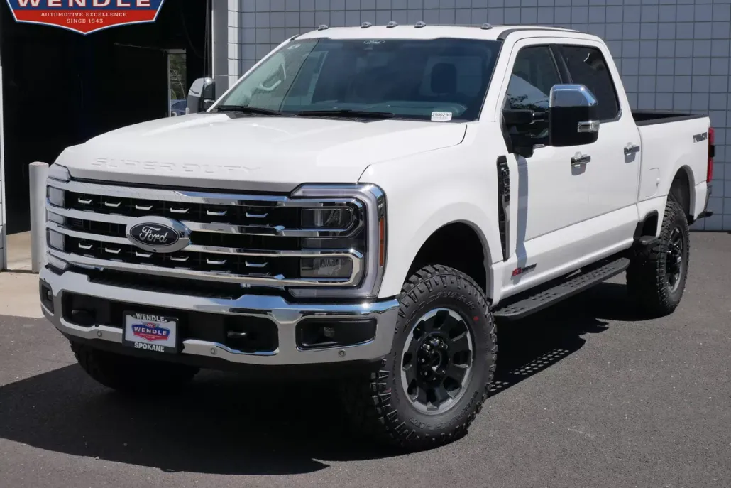 2025 Ford F-350 Lariat photo 1