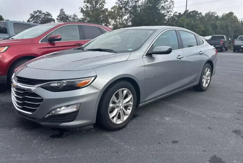 2024 Chevrolet Malibu 1LT photo 1