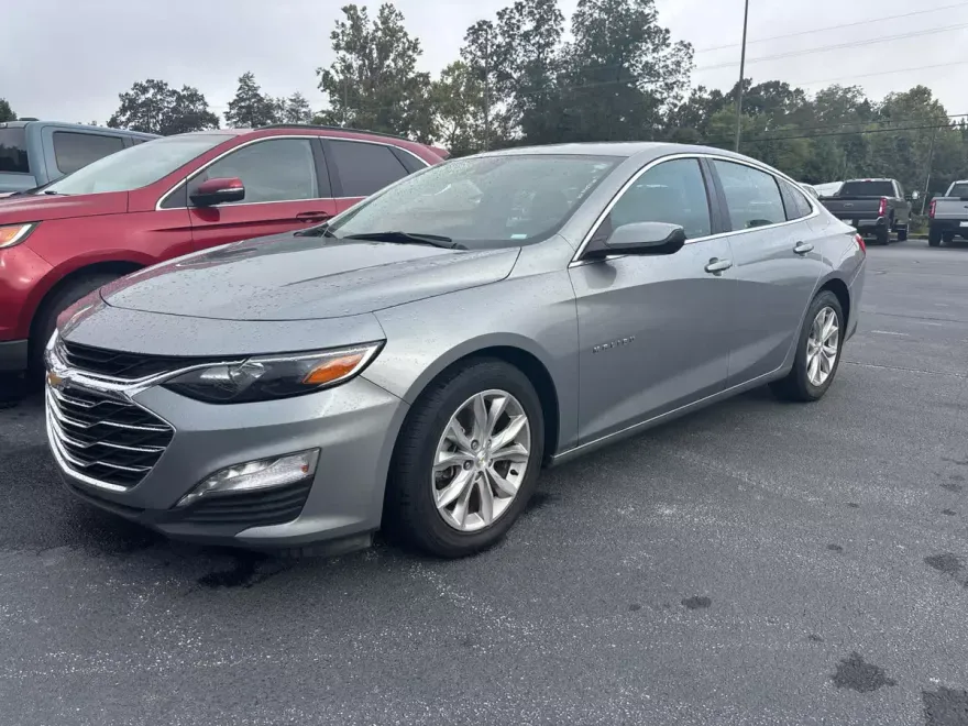 2024 Chevrolet Malibu 1LT photo 1