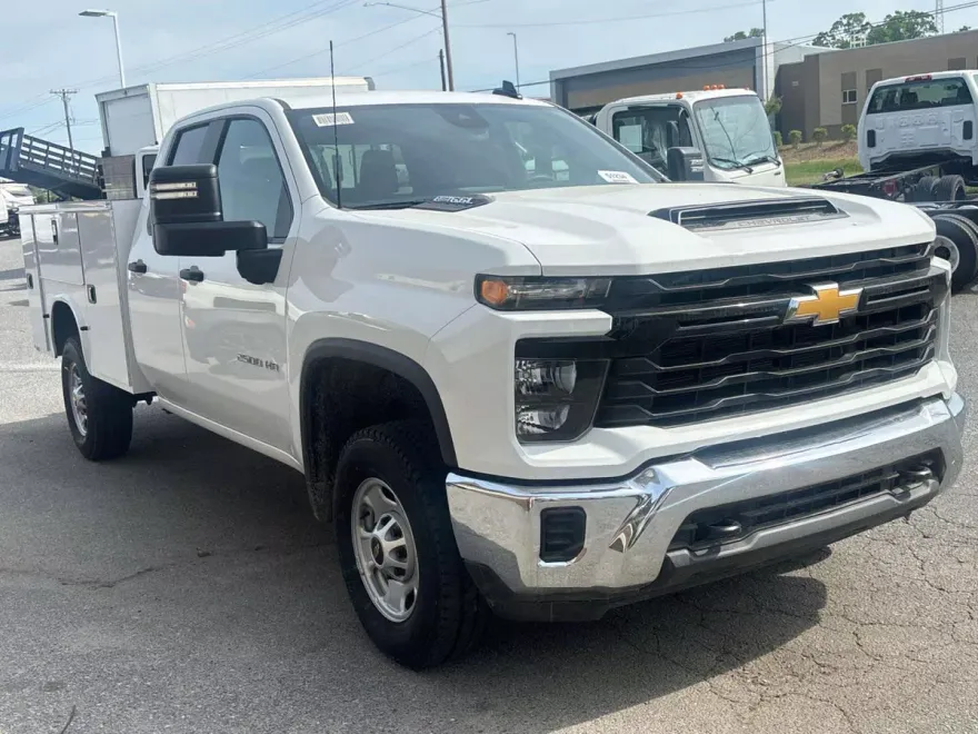2025 Chevrolet Silverado 2500HD photo 1