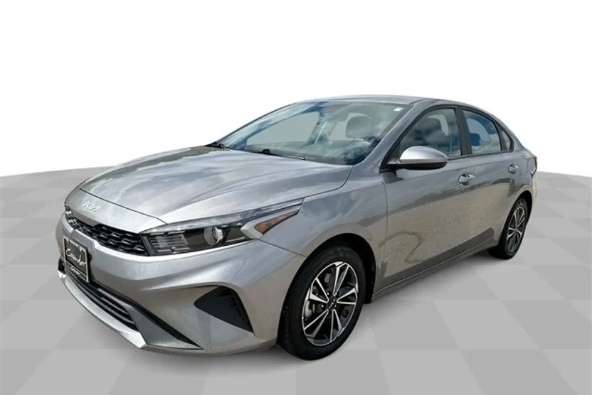 2024 Kia Forte LXS photo 1