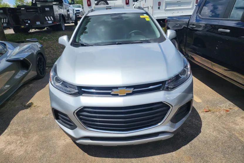 2020 Chevrolet Trax LT photo 1