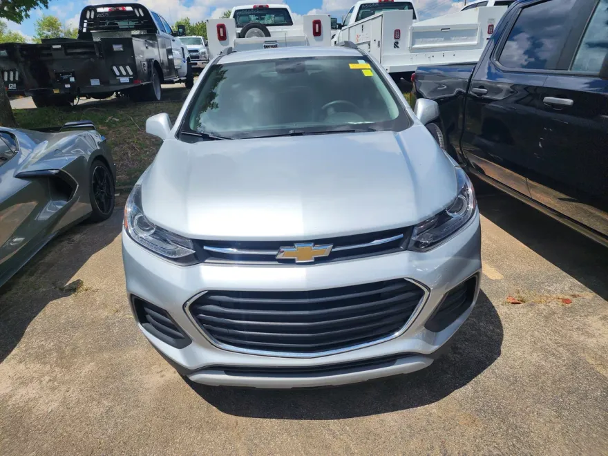 2020 Chevrolet Trax LT photo 1