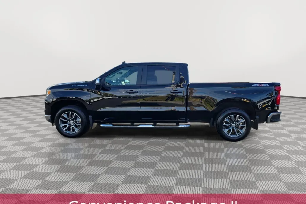 2025 Chevrolet Silverado 1500 LT photo 1
