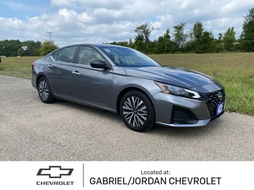 2024 Nissan Altima 2.5 SV photo 1
