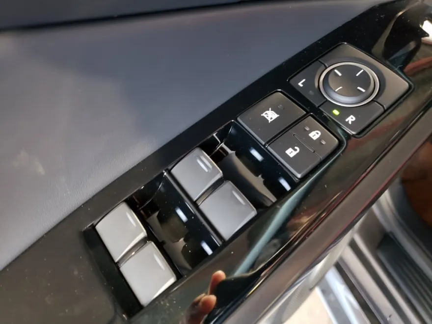 2025 Lexus IS 300 photo 11