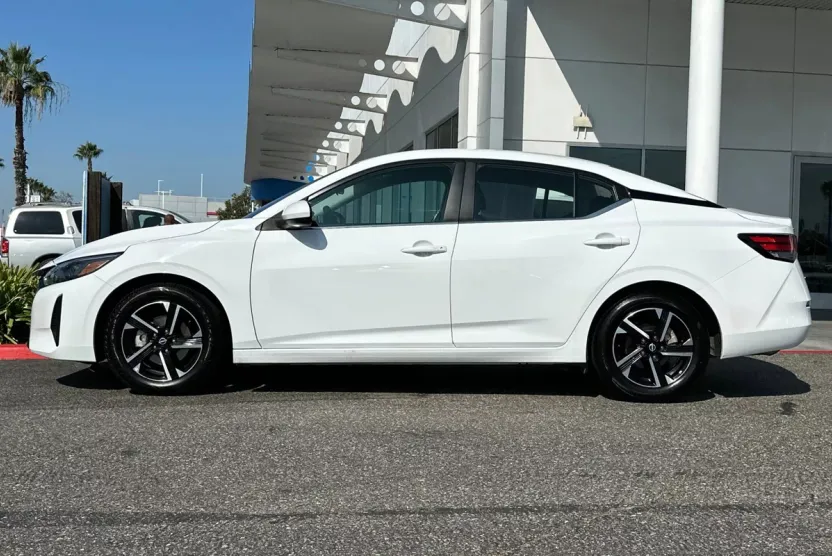 2024 Nissan Sentra SV photo 1