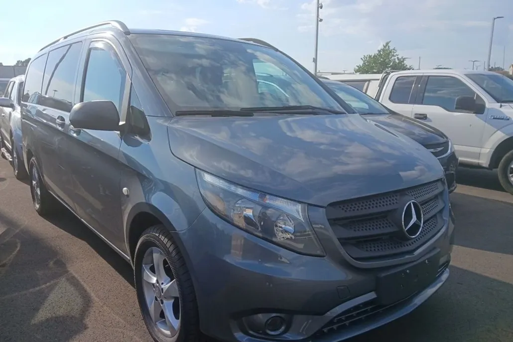 2016 Mercedes Benz Metris photo 1