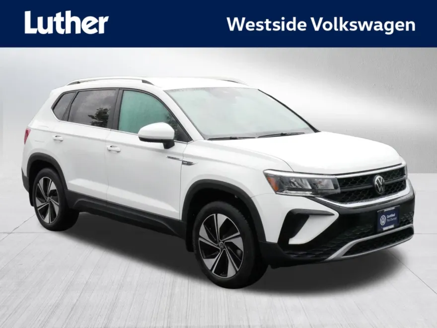 2024 Volkswagen Taos SE photo 1