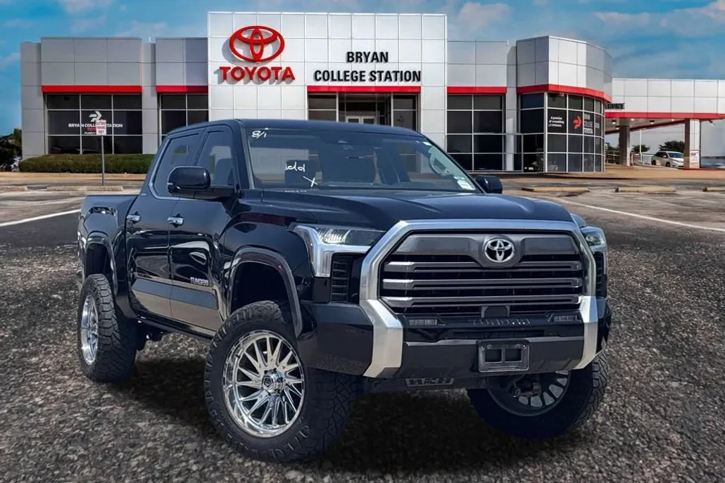 2023 Toyota Tundra Limited photo 1