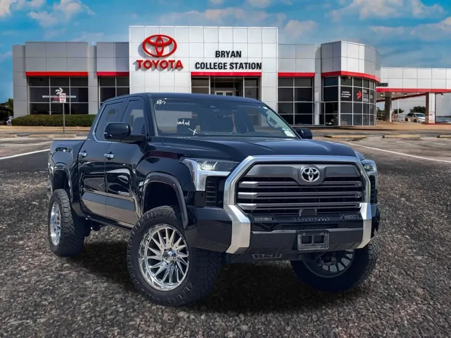 2023 Toyota Tundra Limited photo 1