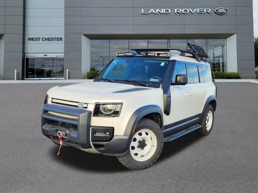 2024 Land Rover Defender 110 S photo 1