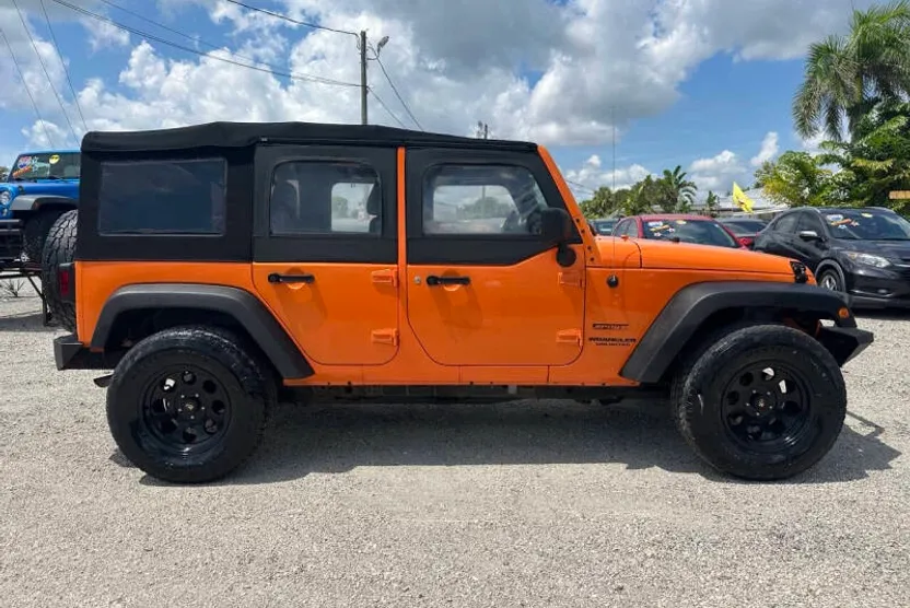 2013 Jeep Wrangler Unlimited Sport photo 1