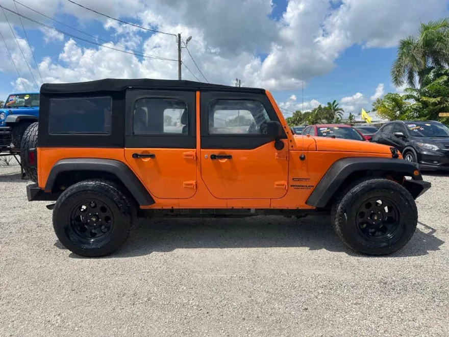 2013 Jeep Wrangler Unlimited Sport photo 1