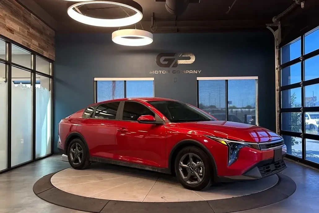 2025 Kia K4 LXS photo 1