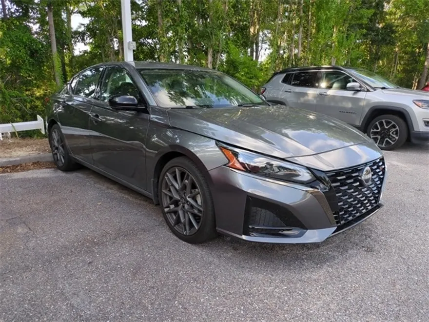 2023 Nissan Altima SR VC-Turbo photo 1