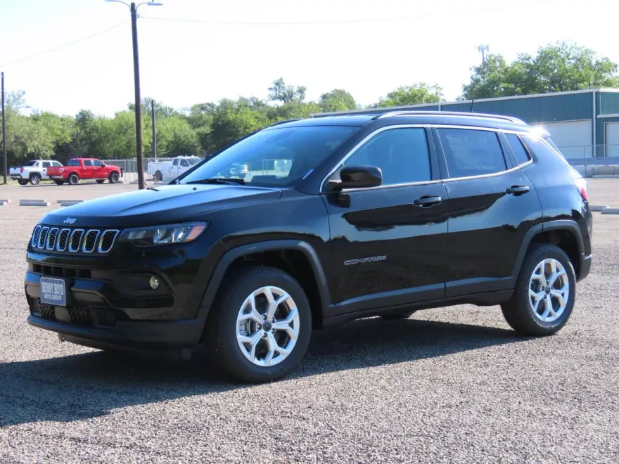 2025 Jeep Compass Latitude photo 1