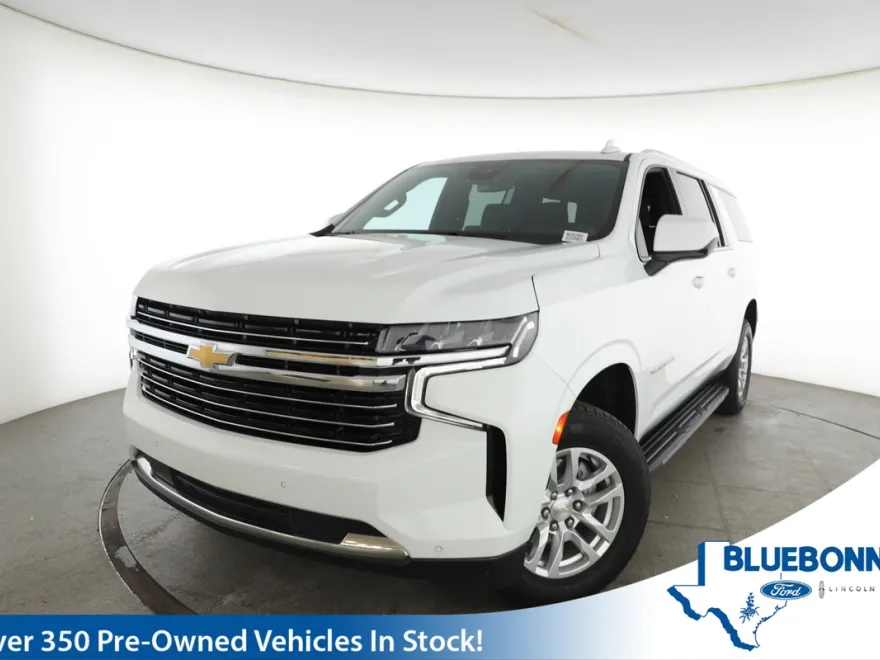 2023 Chevrolet Suburban LT photo 1