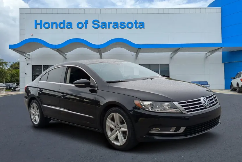 2013 Volkswagen CC 2.0T R-Line photo 1