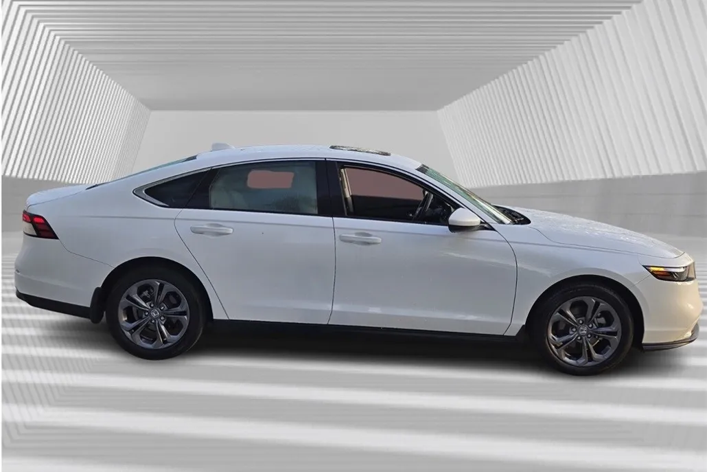 2023 Honda Accord EX photo 1