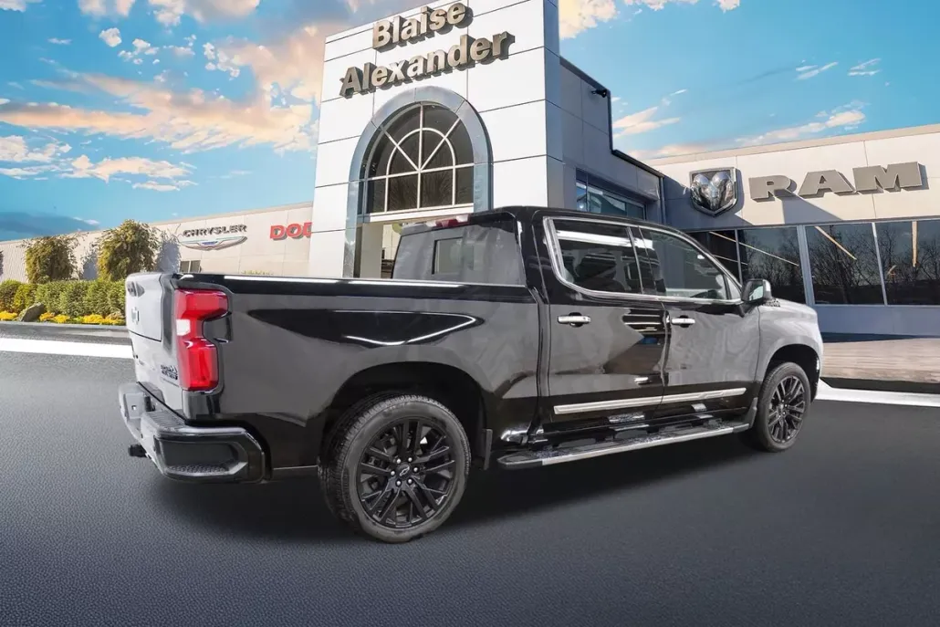 2025 Chevrolet Silverado 1500 High Country photo 1