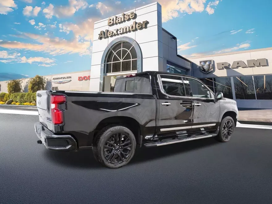 2025 Chevrolet Silverado 1500 High Country photo 1