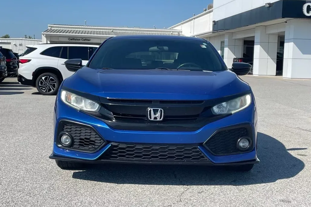 2018 Honda Civic Hatchback Sport photo 1