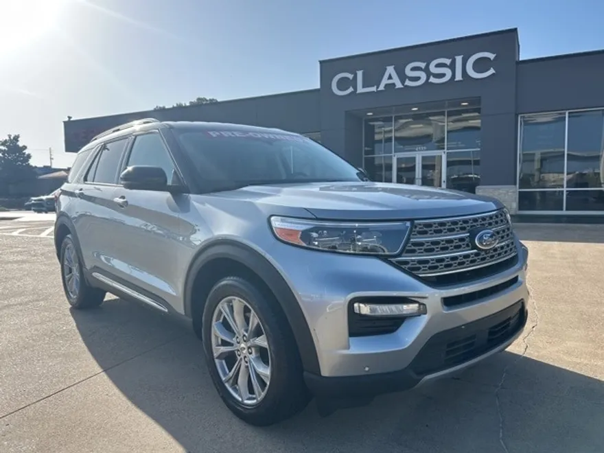 2023 Ford Explorer Limited photo 1