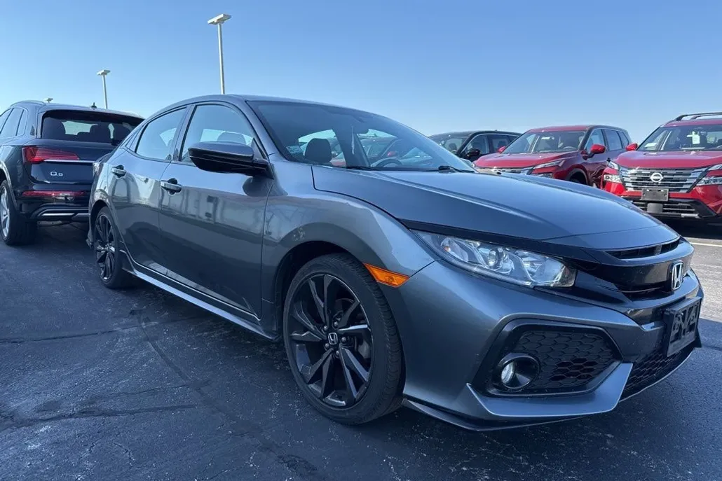 2018 Honda Civic Sport Hatchback photo 1